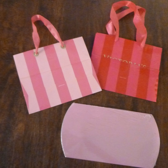 LOT of 3 VICTORIA'S SECRET PINK GIFT BAGS & PILLOW BOX - Picture 2 of 7